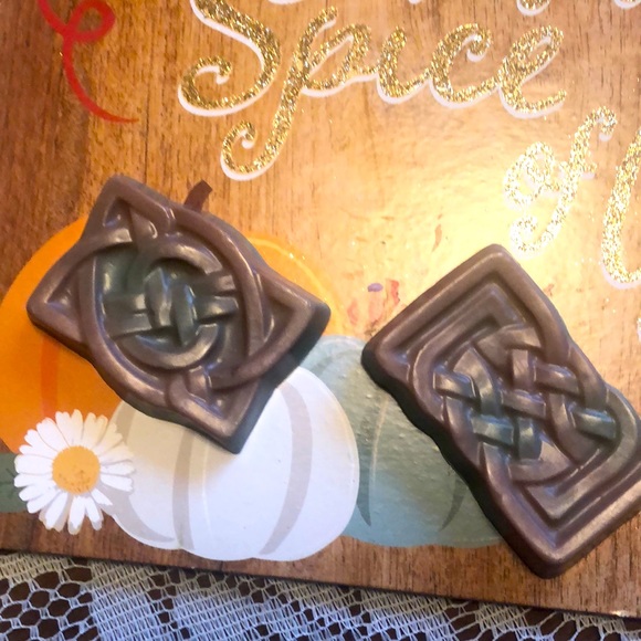 bundle and save ⚡️SOLD⚡️Handcrafted Pumpkin Spice Soaps two for $10 - Picture 4 of 4